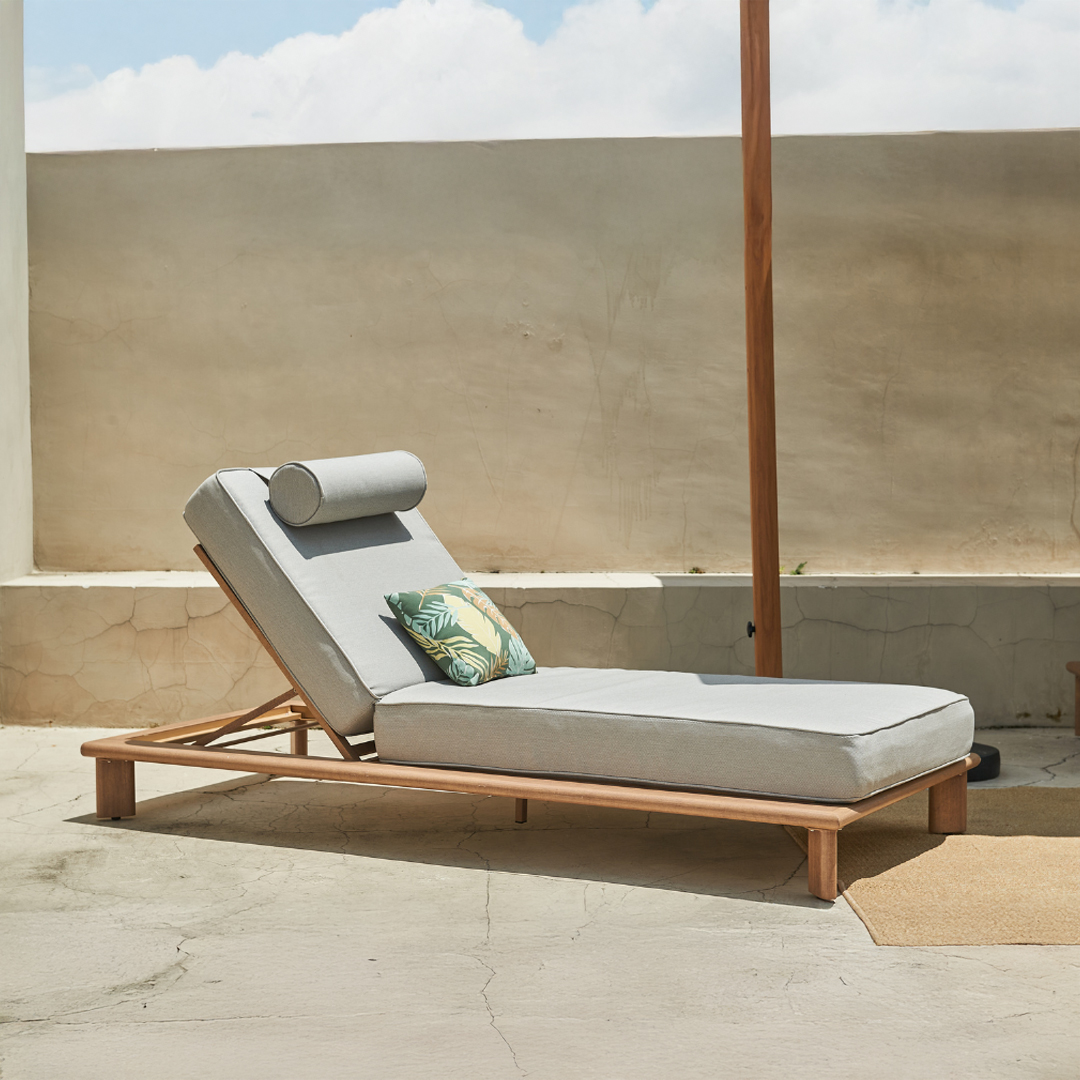 Sun Lounger – Aluminium Wood Effect & Beige Cushion