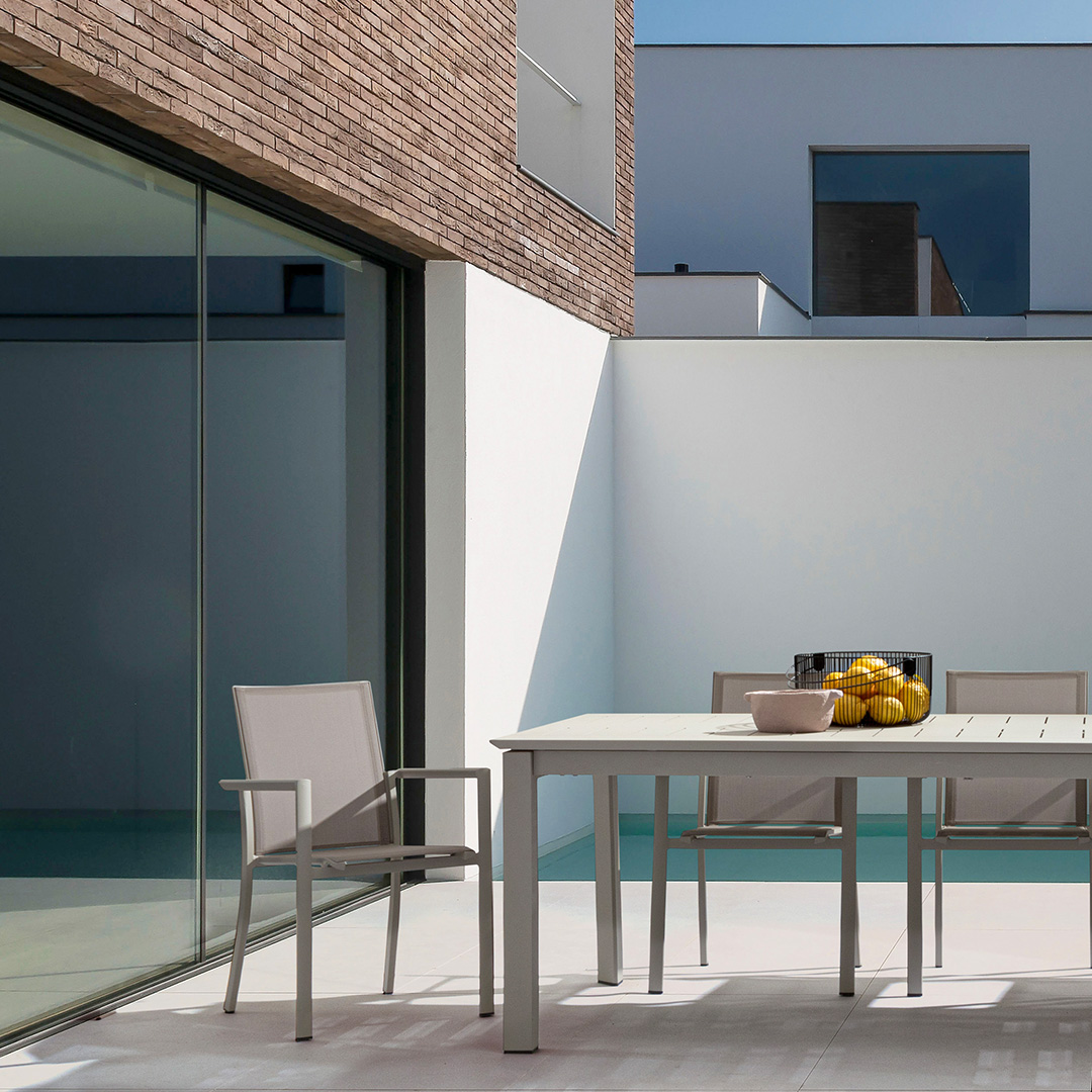 Outdoor Chair with Armrests In Aluminium and Textilene in Taupe