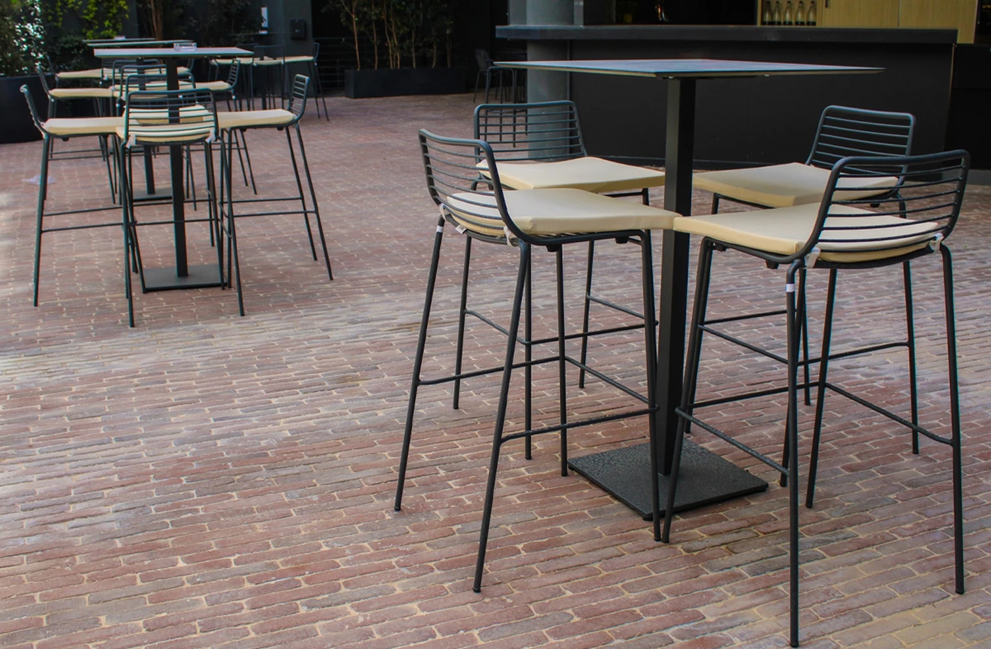 Avenue 77 Outdoor Area gallery image 4